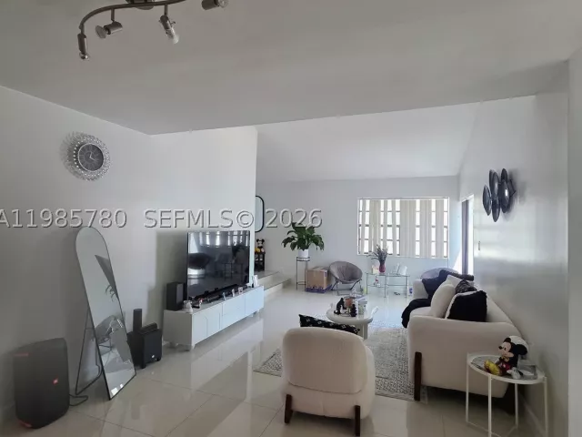 Продажа дома по адресу 710 SW 99th Ct Cir - фото 9093194