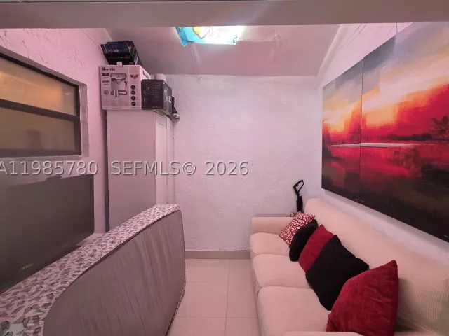 Продажа дома по адресу 710 SW 99th Ct Cir - фото 9093197