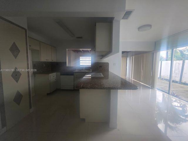 Продажа дома по адресу 710 SW 99th Ct Cir - фото 7464629