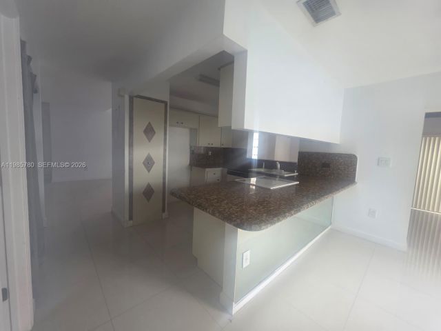 Продажа дома по адресу 710 SW 99th Ct Cir - фото 7464630