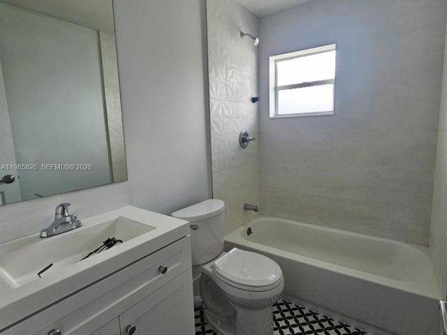 Дом в аренду по адресу 4970 NW 182nd St 0 - фото 7479389