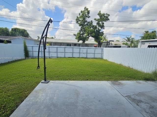 Дом в аренду по адресу 4970 NW 182nd St 0 - фото 7479390