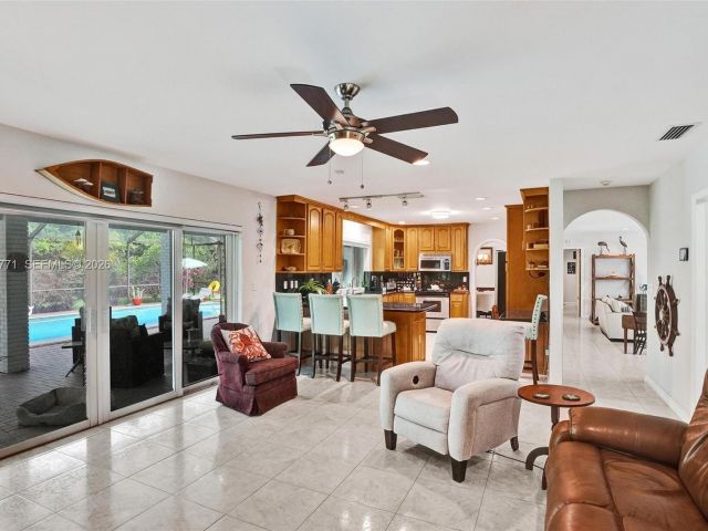 Продажа дома по адресу 13110 SW 104th Ave - фото 7464580