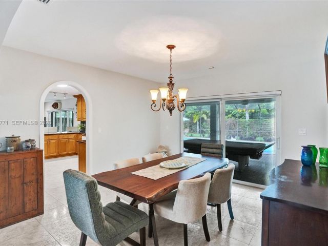 Продажа дома по адресу 13110 SW 104th Ave - фото 7464581