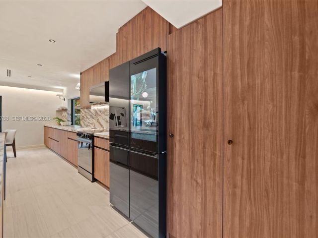 Продажа дома по адресу 871 NE 128th St - фото 7535070