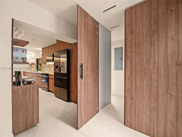 Продажа дома по адресу 871 NE 128th St - фото 7535081