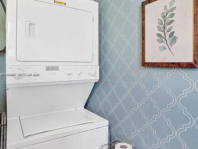 Продажа дома по адресу 8900 Harding Ave - фото 7466983