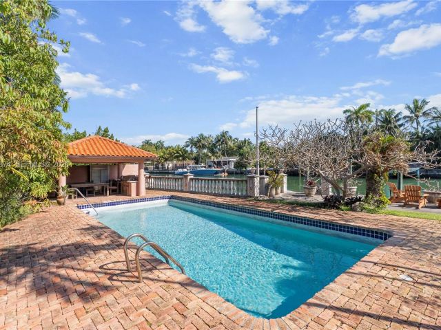 Продажа дома по адресу 3310 Garden Ave - фото 7529070