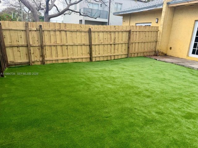 Дом в аренду по адресу 1008 NW 2nd Ave - фото 7461897