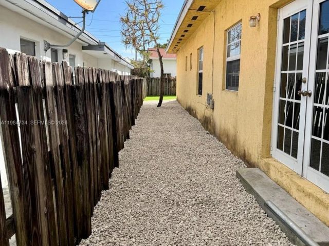 Дом в аренду по адресу 1008 NW 2nd Ave - фото 7461899