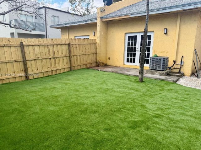 Дом в аренду по адресу 1008 NW 2nd Ave - фото 7461901