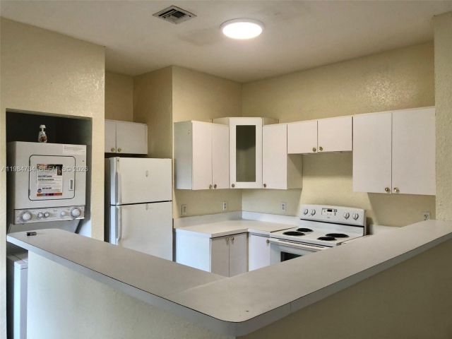 Дом в аренду по адресу 1008 NW 2nd Ave - фото 7461905