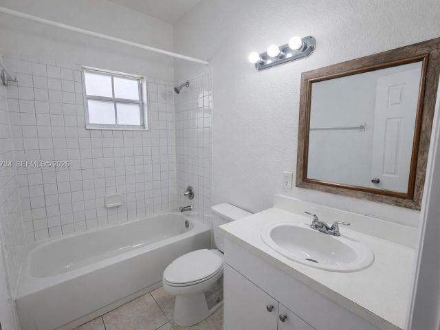 Дом в аренду по адресу 1008 NW 2nd Ave - фото 7461915