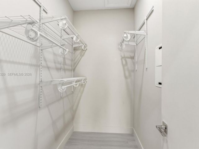 Продажа дома по адресу 1028 NW 8th Ave - фото 7529571