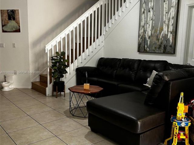 Дом в аренду по адресу 10775 NW 83rd Ter 2-28 - фото 7484503