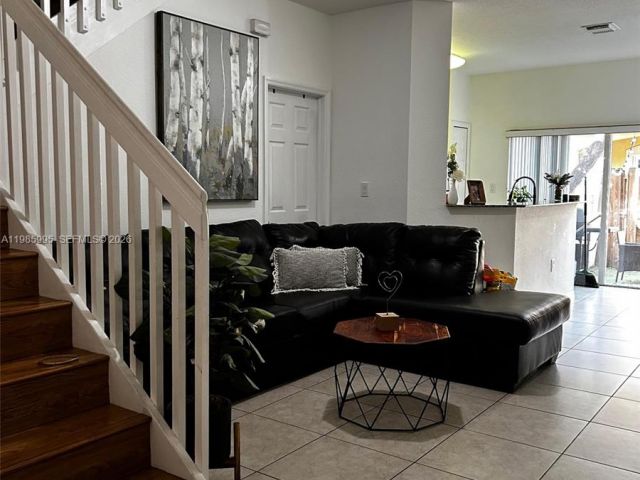 Дом в аренду по адресу 10775 NW 83rd Ter 2-28 - фото 7484509