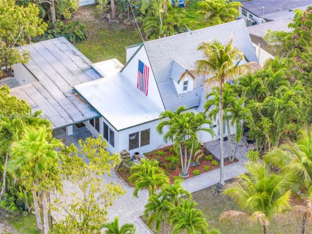 Дом в аренду по адресу 1960 NE 182nd St - фото 7515564