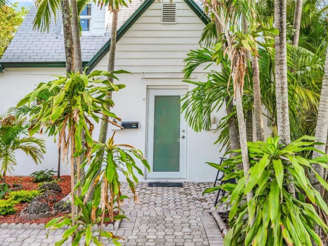 Дом в аренду по адресу 1960 NE 182nd St - фото 7515569