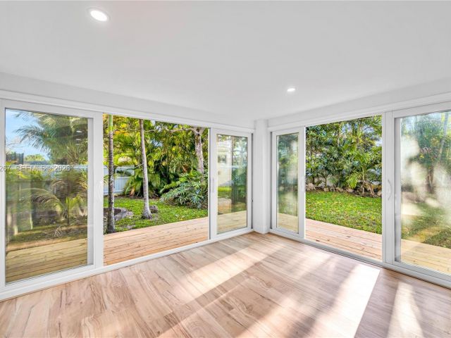 Дом в аренду по адресу 1960 NE 182nd St - фото 7515571