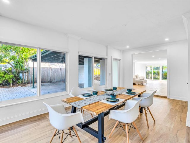 Дом в аренду по адресу 1960 NE 182nd St - фото 7515573