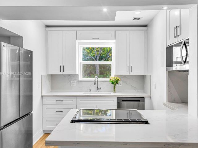 Дом в аренду по адресу 1960 NE 182nd St - фото 7515576