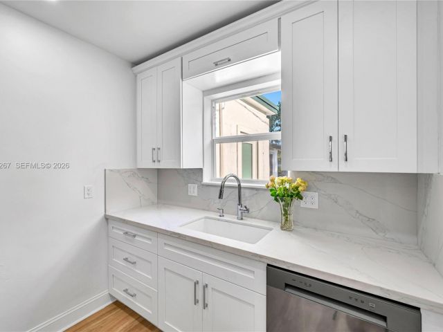 Дом в аренду по адресу 1960 NE 182nd St - фото 7515577