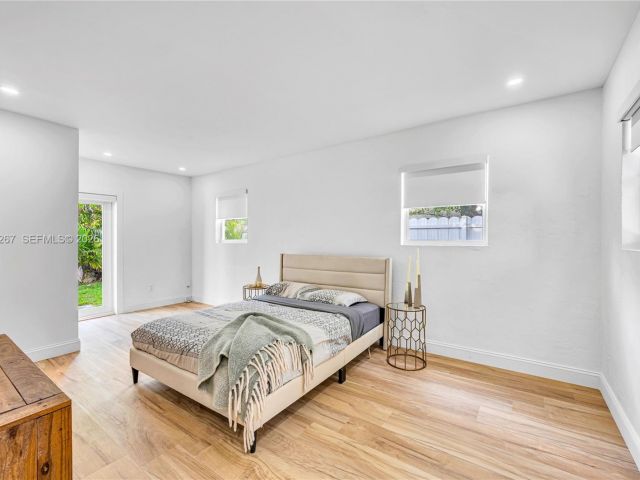 Дом в аренду по адресу 1960 NE 182nd St - фото 7515578