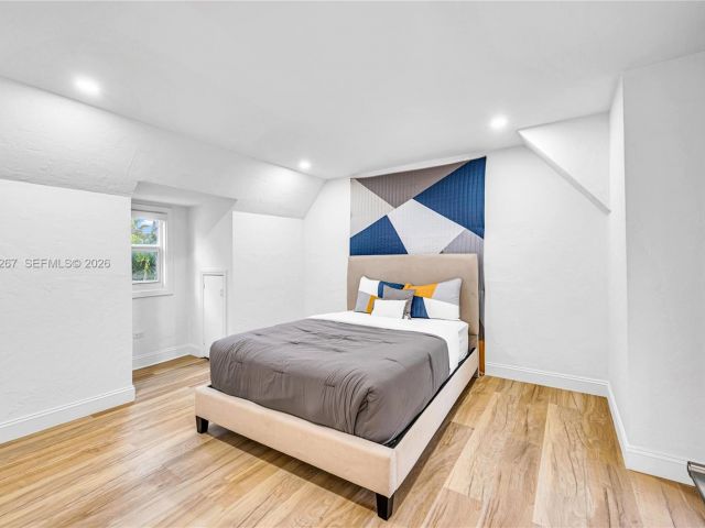 Дом в аренду по адресу 1960 NE 182nd St - фото 7515582