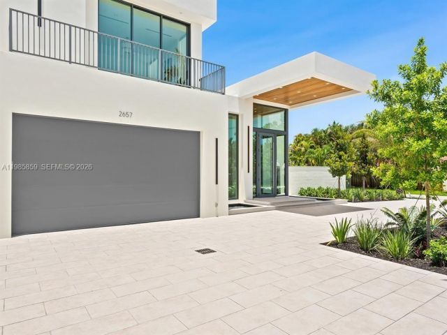 Дом в аренду по адресу 2657 NE 34th St - фото 7481551