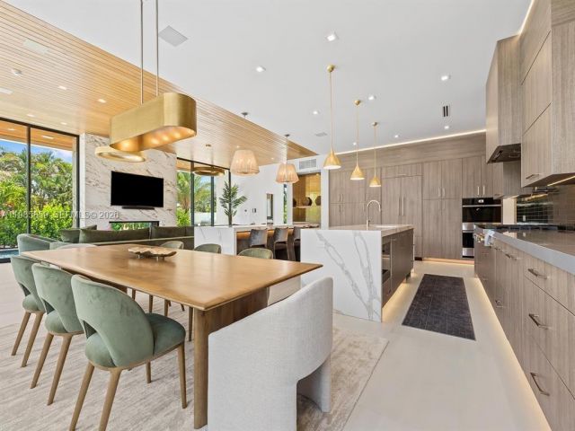 Дом в аренду по адресу 2657 NE 34th St - фото 7481559