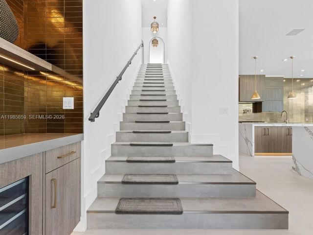 Дом в аренду по адресу 2657 NE 34th St - фото 7481564