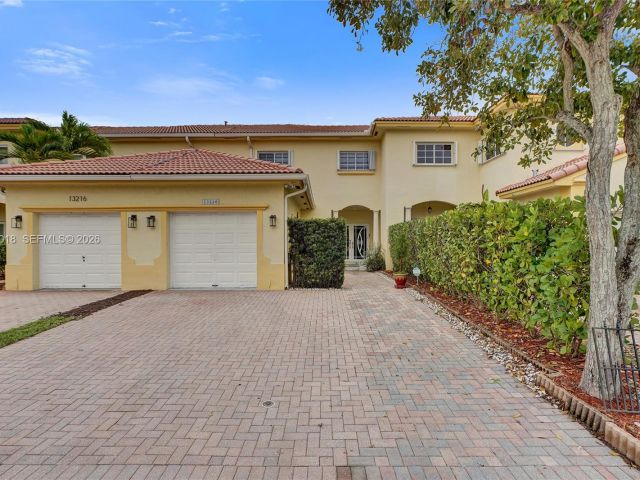 Продажа дома по адресу 13220 SW 143rd Ter - фото 7528566