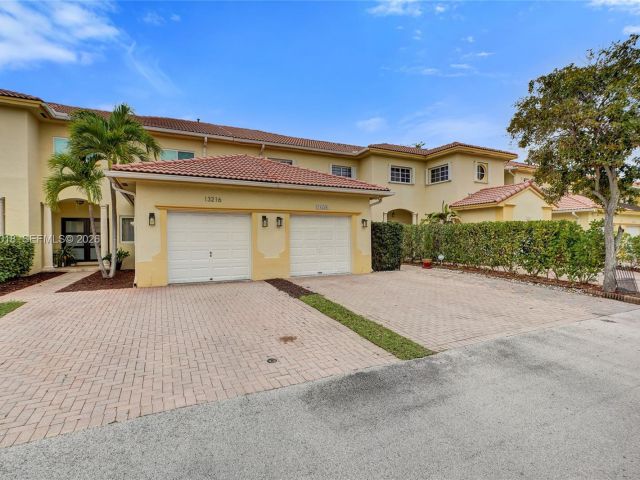 Продажа дома по адресу 13220 SW 143rd Ter - фото 7528570