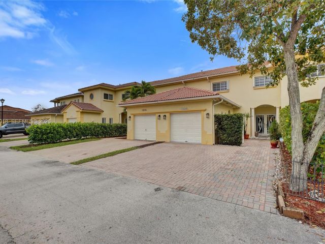 Продажа дома по адресу 13220 SW 143rd Ter - фото 7528571