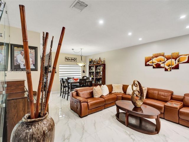 Продажа дома по адресу 13220 SW 143rd Ter - фото 7528585