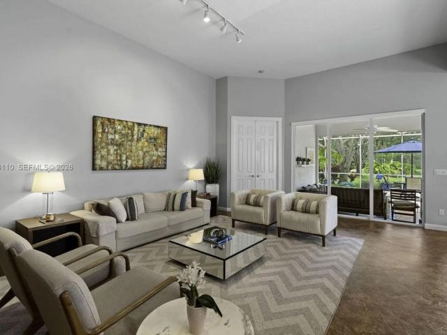 Продажа дома по адресу 2862 Irma Lake Dr - фото 7498450