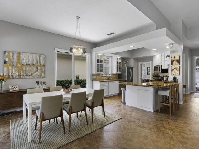 Продажа дома по адресу 2862 Irma Lake Dr - фото 7498452