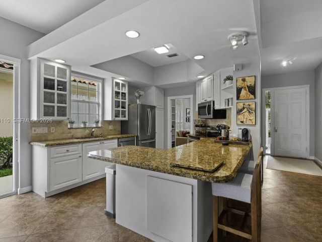 Продажа дома по адресу 2862 Irma Lake Dr - фото 7498454