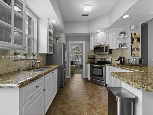 Продажа дома по адресу 2862 Irma Lake Dr - фото 7498455