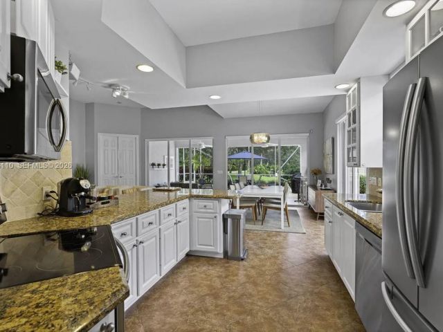 Продажа дома по адресу 2862 Irma Lake Dr - фото 7498456