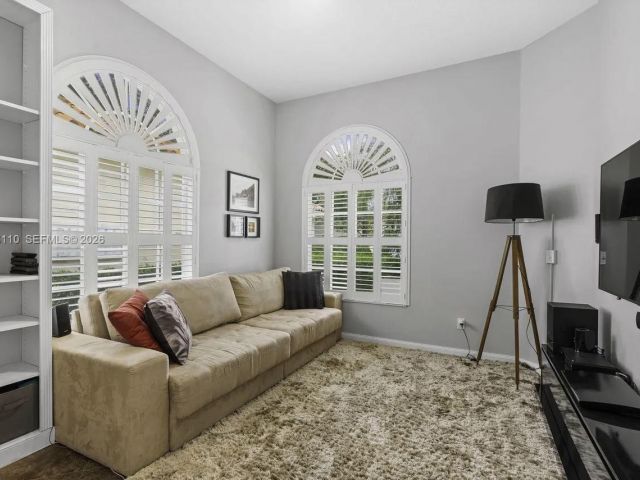 Продажа дома по адресу 2862 Irma Lake Dr - фото 7498461