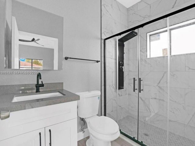 Дом в аренду по адресу 2210 Farragut St - фото 7472103