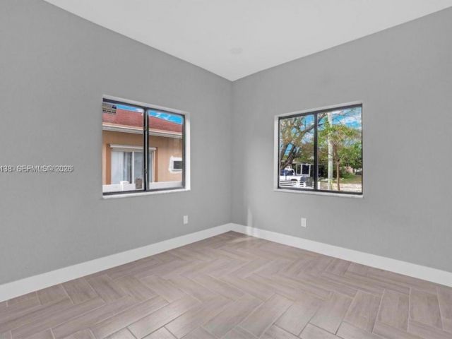 Дом в аренду по адресу 2210 Farragut St - фото 7472107