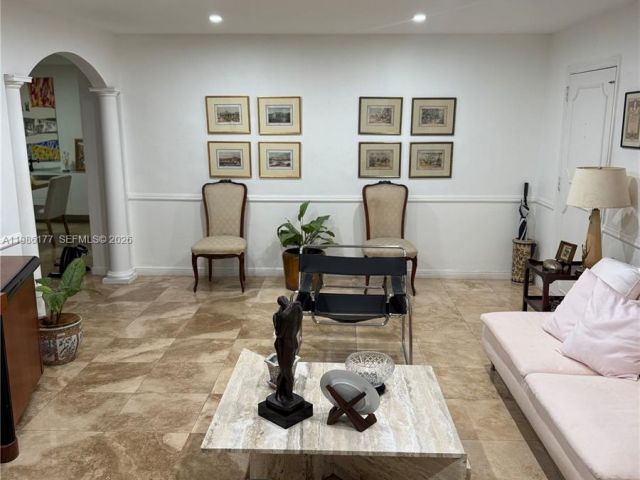 Продажа дома по адресу 1208 Bird Rd - фото 7470341