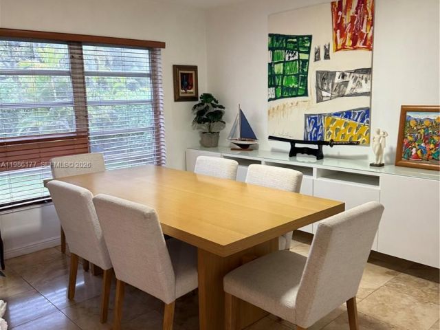 Продажа дома по адресу 1208 Bird Rd - фото 7470342