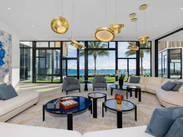 Продажа дома по адресу 6315 S Flagler Dr - фото 7516926