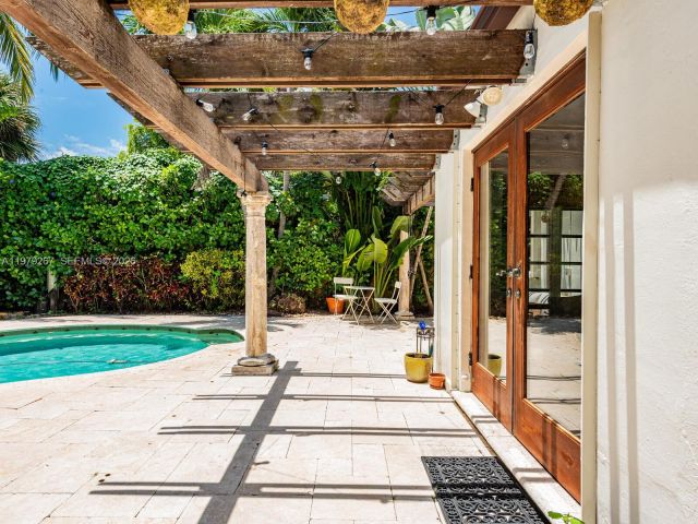 Продажа дома по адресу 8927 Hawthorne Ave - фото 7466955