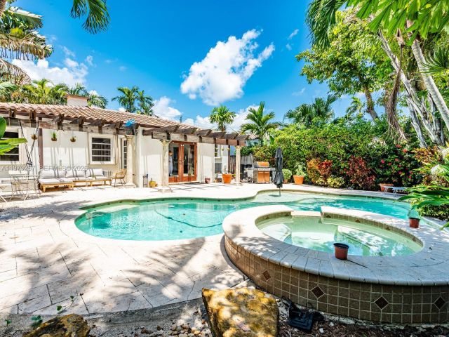 Продажа дома по адресу 8927 Hawthorne Ave - фото 7466956