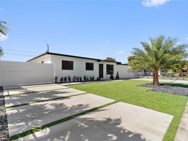 Дом в аренду по адресу 5420 NW 182nd St - фото 7479343