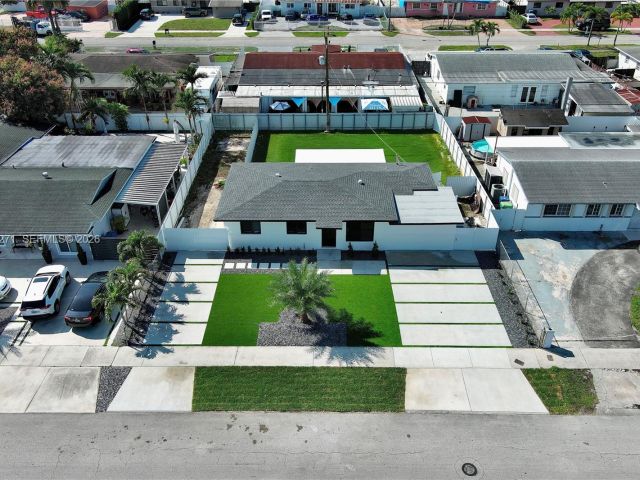 Дом в аренду по адресу 5420 NW 182nd St - фото 7479355